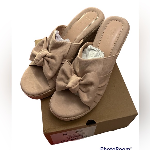PiePieBuy brand women’s platform shoes. Size 8. New in box. - Picture 4 of 5